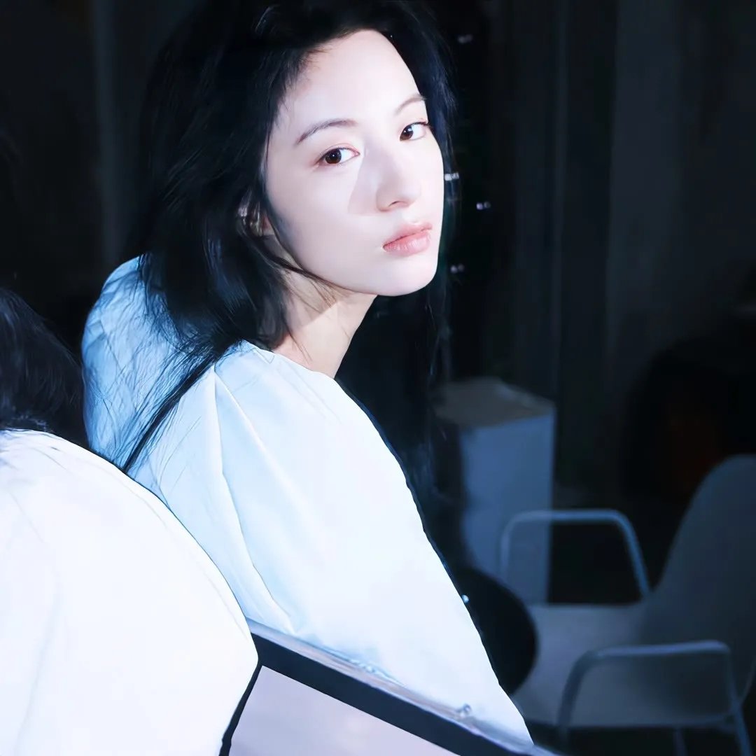 盗影谜情